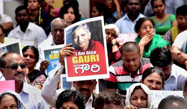 पत्रकार गौरी लंकेश की हत्या के विरोध में पूरे कर्नाटक में प्रदर्शन