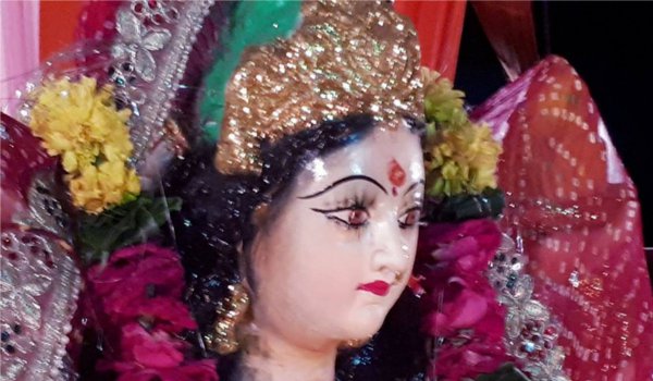 सोने का खंजर और लोहे का दिल सोने का खंजर और लोहे का दिल