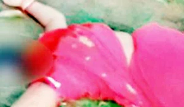 पश्चिम बंगाल : हुगली में महिला का सिर कटा शव बरामद पश्चिम बंगाल : हुगली में महिला का सिर कटा शव बरामद