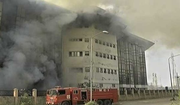 Two killed, one injured as fire erupts in Islamabad building