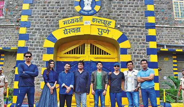 यरवदा सेंट्रल जेल का माहौल बहुत अनुशासित है : फरहान अख्तर यरवदा सेंट्रल जेल का माहौल बहुत अनुशासित है : फरहान अख्तर
