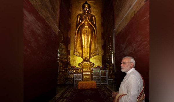 म्यांमार : मोदी ने प्राचीन बौद्ध मंदिर का दौरा किया