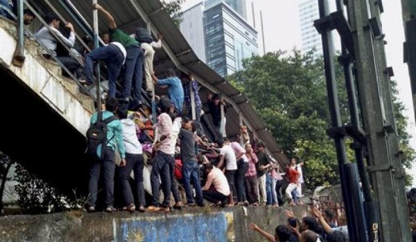 मुंबई फुट ओवरब्रिज भगदड़ नरसंहार : शिवसेना