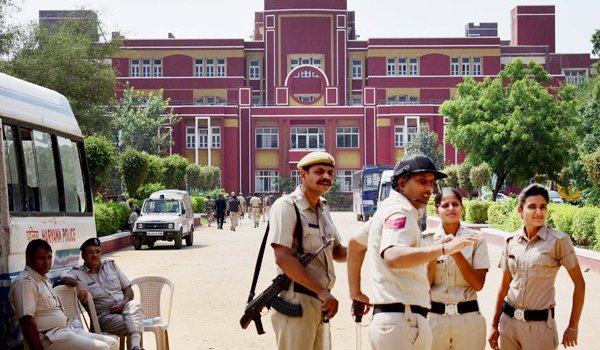 छात्र की हत्या मामले में रेयान स्कूल प्रबंधन, मालिक पर मामला दर्ज