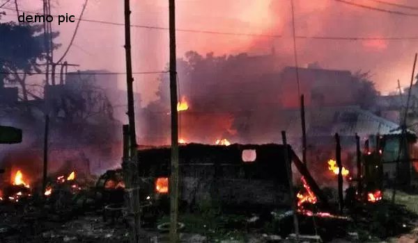 झारखंड पटाखा फैक्टरी विस्फोट अब तक 10 मरे,जांच टीम गठित झारखंड पटाखा फैक्टरी विस्फोट अब तक 10 मरे,जांच टीम गठित