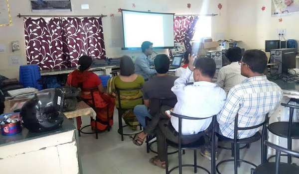 अजमेर : स्मार्ट क्लास शिक्षक प्रशिक्षण कार्यशाला आयोजित अजमेर : स्मार्ट क्लास शिक्षक प्रशिक्षण कार्यशाला आयोजित