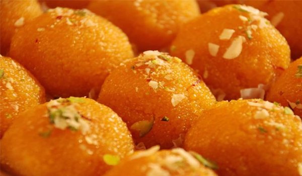 ये शुगर-फ्री मिठाईयां खाकर मीठा खाने का शौक करें पूरा! ये शुगर-फ्री मिठाईयां खाकर मीठा खाने का शौक करें पूरा!