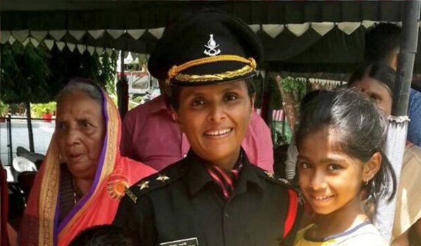 महाराष्ट्र के नायक की विधवा स्वाति महाडिक भारतीय सेना में शामिल