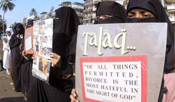 Triple Talaq पर सुप्रीमकोर्ट के फैसले को तहेदिल से करें कबूल