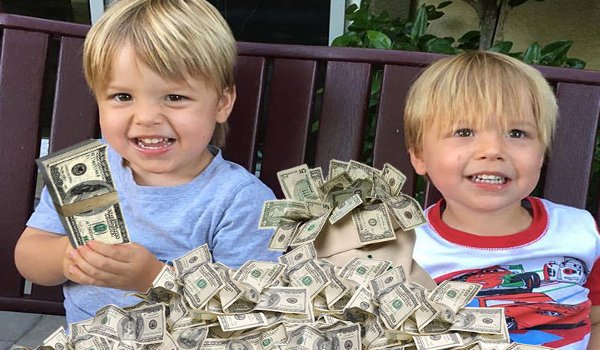 ‘फुलर हाउस’ के जुड़वां बच्चों को 9,000 डॉलर का भुगतान