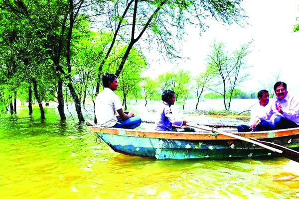 सिर्फ 10 सेमी खाली है जयसमंद झील, 57 परिवार डूब में फंसे