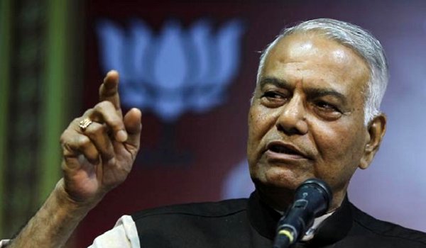 अर्थव्यवस्था के मुद्दे पर यशवंत को मिला शत्रुघ्न का साथ अर्थव्यवस्था के मुद्दे पर यशवंत को मिला शत्रुघ्न का साथ