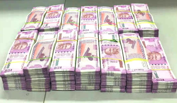 नोटबंदी के बाद 2 लाख कंपनियों ने 4550 करोड़ रुपए जमा किए, निकाले नोटबंदी के बाद 2 लाख कंपनियों ने 4550 करोड़ रुपए जमा किए, निकाले