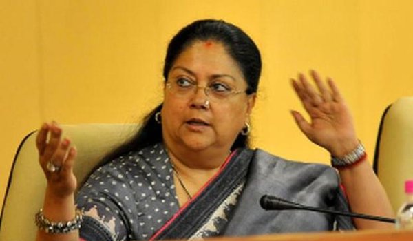 विरोध के बाद राजे सरकार बैकफुट पर, विवदास्पद विधेयक प्रवर समिति को भेजा विरोध के बाद राजे सरकार बैकफुट पर, विवदास्पद विधेयक प्रवर समिति को भेजा