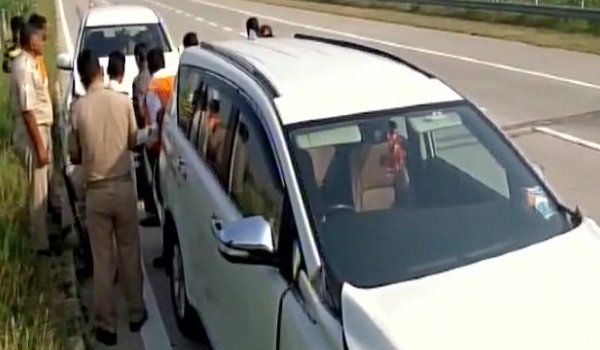 सड़क हादसे में बाल-बाल बचे आरएसएस प्रमुख मोहन भागवत सड़क हादसे में बाल-बाल बचे आरएसएस प्रमुख मोहन भागवत