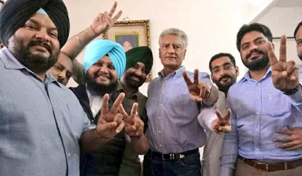 गुरदासपुर संसदीय उपचुनाव में कांग्रेस की बड़ी जीत, भाजपा की करारी हार गुरदासपुर संसदीय उपचुनाव में कांग्रेस की बड़ी जीत, भाजपा की करारी हार