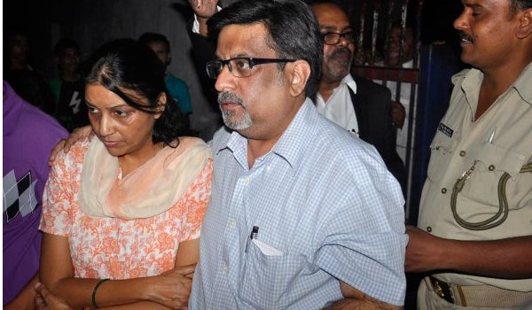 आरुषि मर्डर केस : तलवार दंपती डासना जेल से रिहा आरुषि मर्डर केस : तलवार दंपती डासना जेल से रिहा