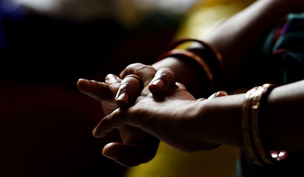 बंगाल : चोरी का विरोध करने पर महिला से रेप बंगाल : चोरी का विरोध करने पर महिला से रेप