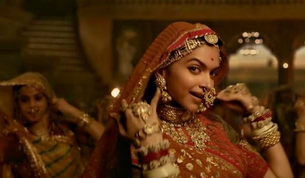 ‘घूमर’ सबसे मुश्किल, मजेदार गीत : दीपिका पादुकोण ‘घूमर’ सबसे मुश्किल, मजेदार गीत : दीपिका पादुकोण