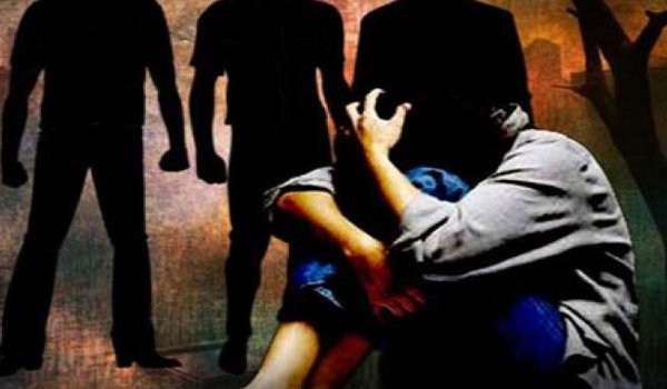 कानपुर में बंधक बनाकर युवती से रेप, चार पर मुकदमा दर्ज कानपुर में बंधक बनाकर युवती से रेप, चार पर मुकदमा दर्ज