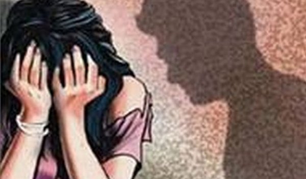 हरदोई में लड़की को अगवा कर गैंगरेप, प्राइवेट पार्ट के साथ दरिंदगी हरदोई में लड़की को अगवा कर गैंगरेप, प्राइवेट पार्ट के साथ दरिंदगी