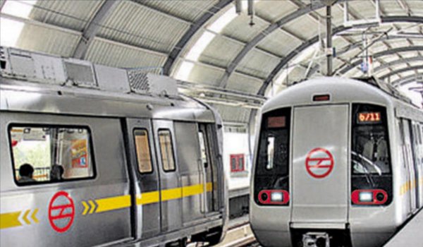 मेट्रो किराया वृद्धि रोकने को केंद्र ने केजरीवाल से सालाना 3000 करोड़ रुपए मांगे मेट्रो किराया वृद्धि रोकने को केंद्र ने केजरीवाल से सालाना 3000 करोड़ रुपए मांगे