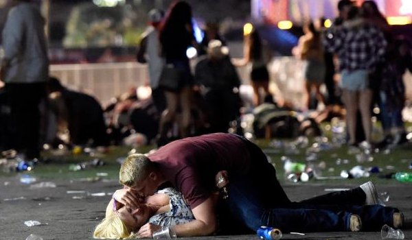 लाग वेगास गोलीकांड : मृतकों की संख्या 59, 527 घायल