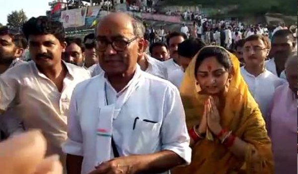 दिग्विजय की नर्मदा परिक्रमा के खिलाफ थे कई बड़े नेता! दिग्विजय की नर्मदा परिक्रमा के खिलाफ थे कई बड़े नेता!