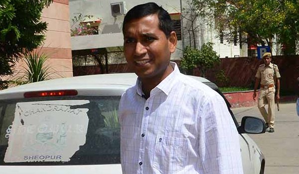 NRHM scam : IAS नीरज के पवन के खिलाफ अभियोजन स्वीकृति NRHM scam : IAS नीरज के पवन के खिलाफ अभियोजन स्वीकृति