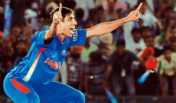 Ashish Nehra's fitness at par with Virat Kohli, says Virender Sehwag