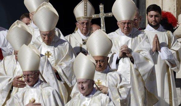 पोप फ्रांसिस ने 35 नए संत घोषित किए