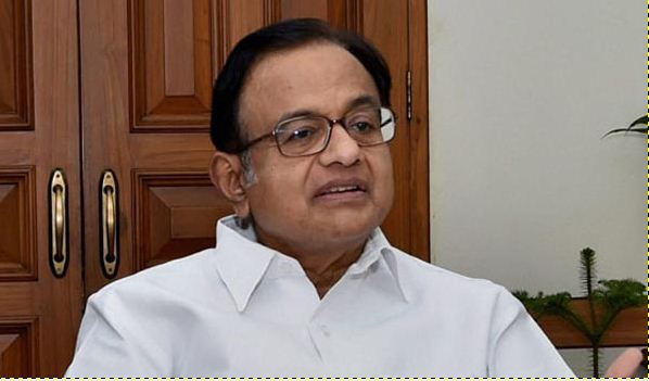 कश्मीर की स्वायत्तता पर आलोचना से पहले भाजपा पढ़ ले : चिदंबरम कश्मीर की स्वायत्तता पर आलोचना से पहले भाजपा पढ़ ले : चिदंबरम