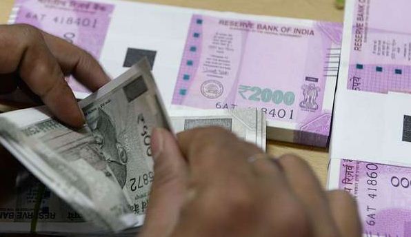RBI को था 2000 और 200 रुपए के नोट जारी करने का हक?