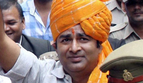 ताजमहल को ‘धब्बा’ कहने वाले भाजपा नेता संगीत सोम हुए ट्रोल ताजमहल को ‘धब्बा’ कहने वाले भाजपा नेता संगीत सोम हुए ट्रोल