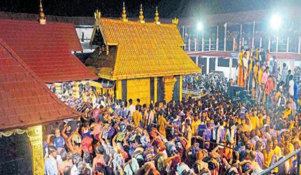 सबरीमाला मंदिर मामले पर अब संवैधानिक पीठ करेगी फैसला सबरीमाला मंदिर मामले पर अब संवैधानिक पीठ करेगी फैसला