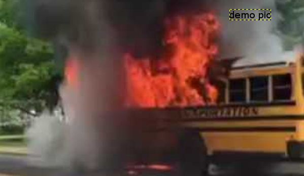 दिल्ली में स्कूल बस जलकर खाक, 33 छात्रों को बचाया गया