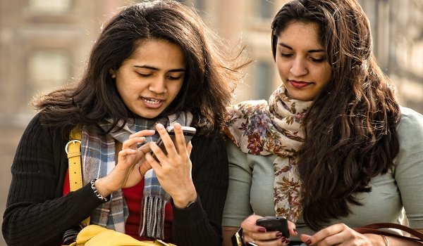 भारत में साल 2018 तक होंगे 53 करोड़ स्मार्टफोन यूजर्स : अध्ययन