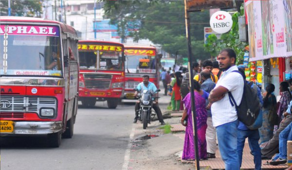 महाराष्ट्र एसटी कर्मचारियों की हड़ताल समाप्त, दौडने लगी बसें