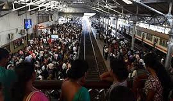 श्रीलंका में अनिश्चितकालीन रेल हड़ताल, हजारों यात्री फंसे