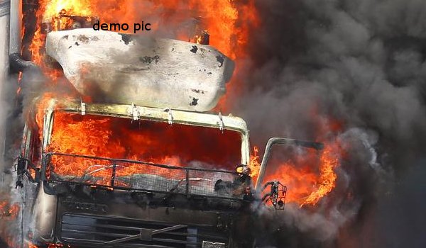 जोधपुर : आग का गोला बने ट्रोलों में चालक जिंदा जला