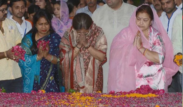 सदन में होने वाली बहस का असर व्यक्तिगत रिश्तों पर नहीं पड़ना चाहिए : राजे सदन में होने वाली बहस का असर व्यक्तिगत रिश्तों पर नहीं पड़ना चाहिए : राजे