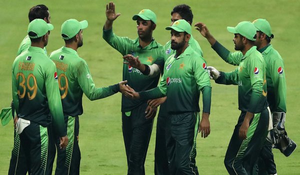अबु धाबी वनडे : पाकिस्तान ने श्रीलंका को 32 रनों से हराया