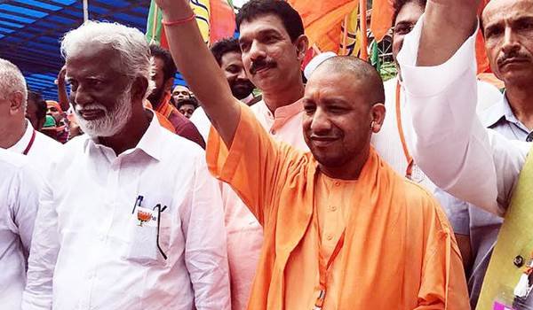 yogi adityanath joins jan raksha yatra in kerala