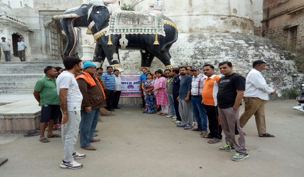 सिरोही के सारणेश्वर महादेव मंदिर परिसर में किया श्रमदान