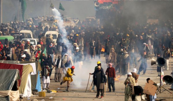 पाकिस्तान में इस्लामिक संगठन के हिंसक प्रदर्शन रोकने के लिए सेना तैनात