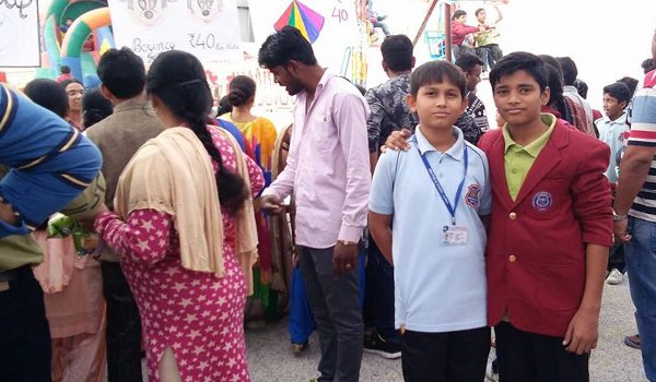 स्वाद के चटकारों और झूलों की मस्ती से सराबोर रहा एचकेएच स्कूल में बाल मेला
