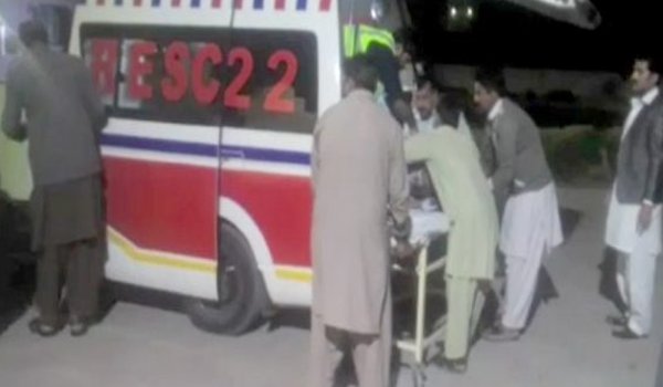 पाकिस्तान के पंजाब में बस खाई में गिरी, 24 की मौत