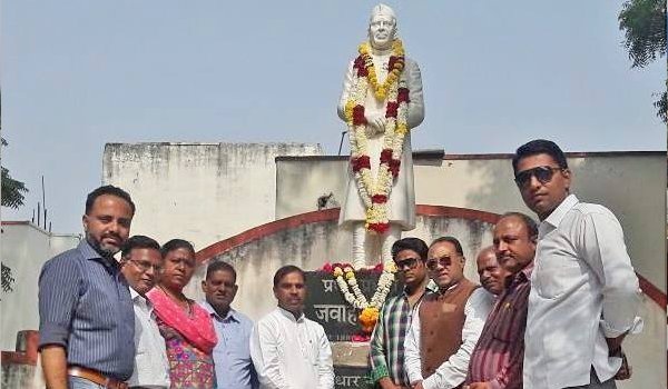 अजमेर कांग्रेस ने जवाहरलाल नेहरू को अर्पित की श्रद्धांजलि अजमेर कांग्रेस ने जवाहरलाल नेहरू को अर्पित की श्रद्धांजलि