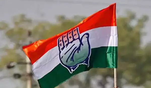 गुजरात चुनाव : कांग्रेस ने 15 और उम्मीदवारों की सूची जारी की गुजरात चुनाव : कांग्रेस ने 15 और उम्मीदवारों की सूची जारी की