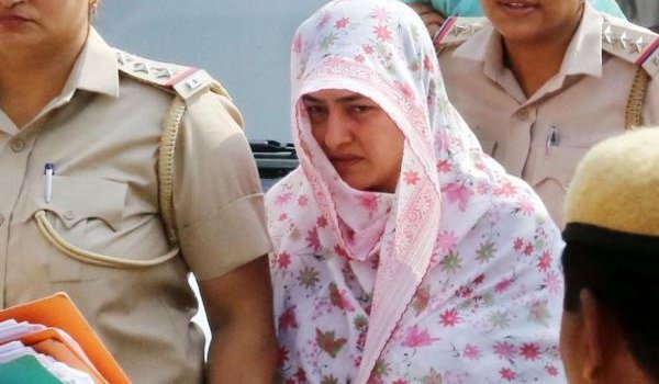 हरियाणा पुलिस ने हनीप्रीत के खिलाफ आरोपपत्र दायर किया हरियाणा पुलिस ने हनीप्रीत के खिलाफ आरोपपत्र दायर किया